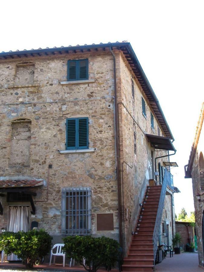 Hôtel La Sosta Di Roberto à Gambassi Terme Extérieur photo